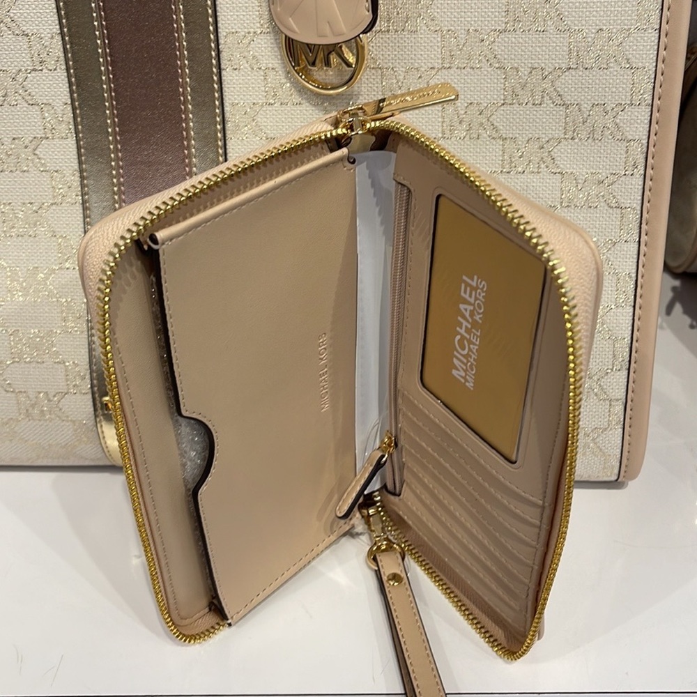 Michael Kors Jet Set Travel Large Phone Case Wristlet Wallet MK Natural Multi - Picture 15 of 16
